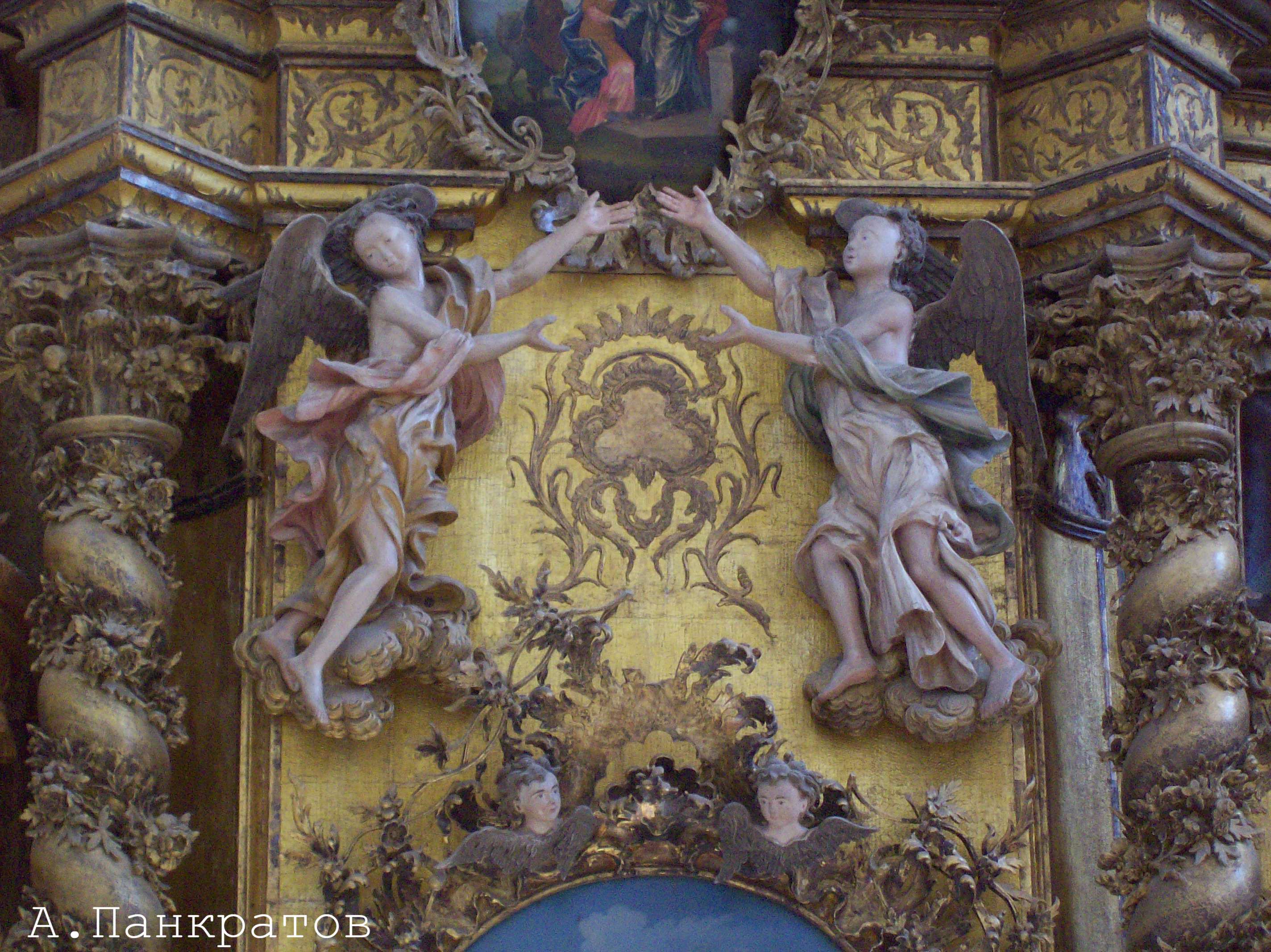 Морозовица. Троице-Гледенский монастырь. Собор Троицы Живоначальной. Иконостас, резные фигуры